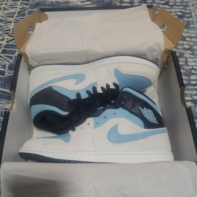 Leather Summit White/Blue Chill Men's Air Jordan 1 Mid - 9.5