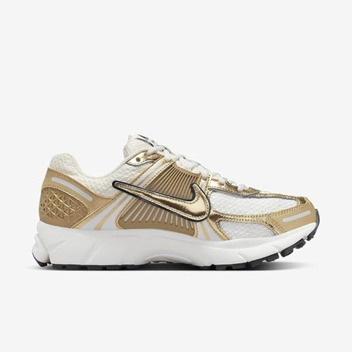 Nike Women's Zoom Vomero 5 Running Shoes
