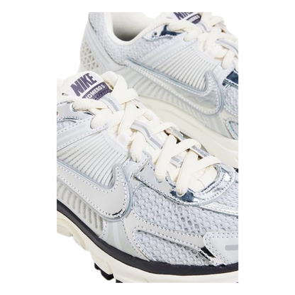 Nike Women's Zoom Vomero 5 Running Shoes