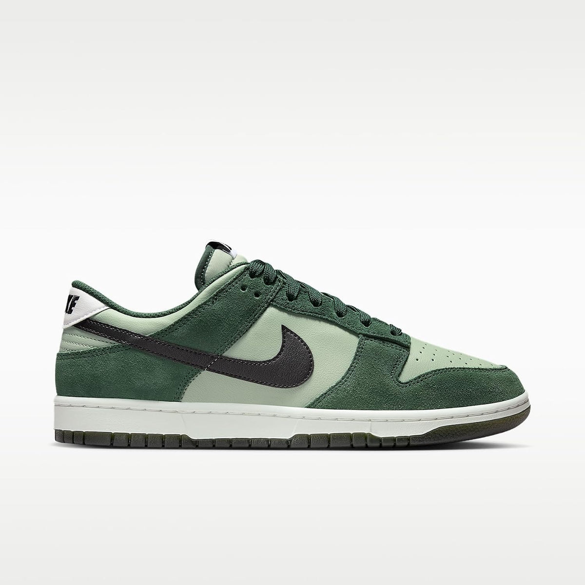 Nike Dunk Low Retro SE Men's Shoes - Jade Horizon/Fir